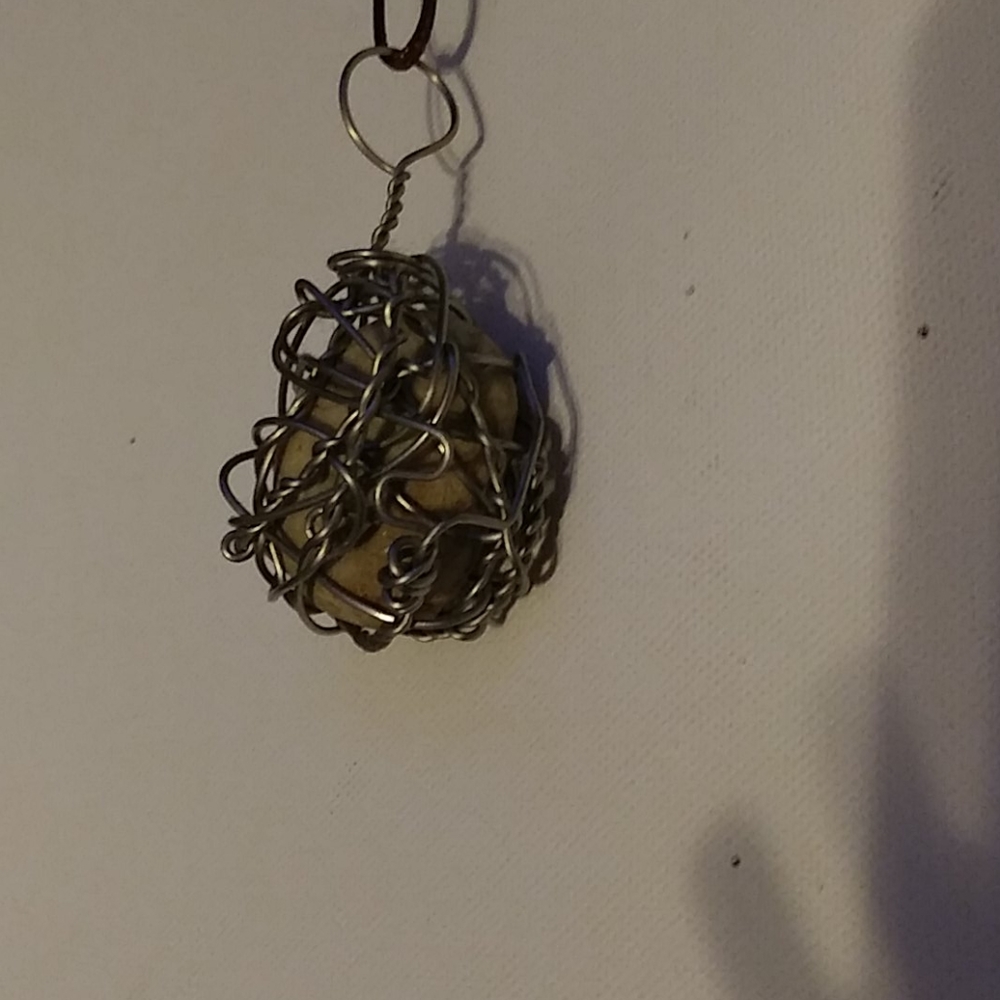 Hand crafted - Picture 2 of 3